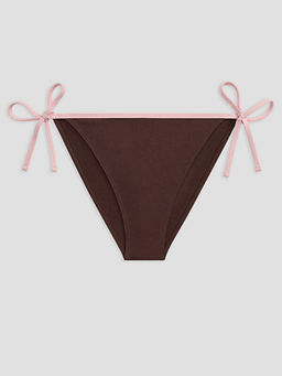 Kad?n Yanlardan Ba?lamal? Bikini Alt?