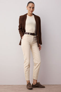 TRENDYOLMILLA Ac?k Mavi More Sustainable Yuksek Bel Slim Mom Jeans TWOSS23JE00094