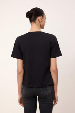 Wardrobe Essentials-Siyah Regular/Normal Kal?p Vatkal? Orme T-Shirt TWOSS26TS00005