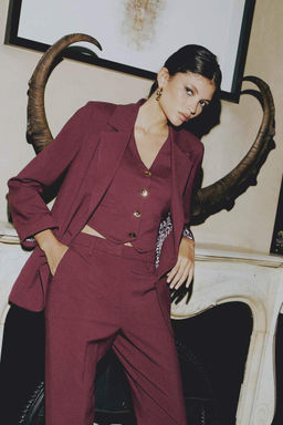 Блейзер с V-образным вырезом и застежкой на пуговицы Sorbe x DeFacto