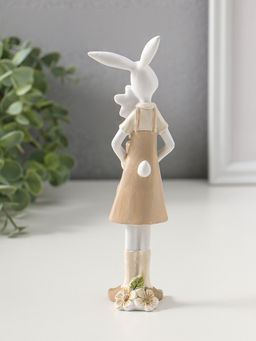 Фигурка полистоун Зайка в бежевом сарафане с цветком в горшке, 19 см