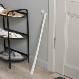 Ложка для обуви с магнитным держателем, 61.5×4.1×2 см, белая