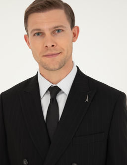 Черный двубортный костюм в полоску приталенного кроя черного цвета - Cacharel фото 2