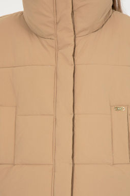 Женское пальто светло-коричневого цвета Неожиданная скидка в корзине
