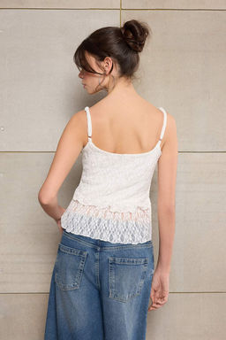 Teen Ekru Fitted/Vucuda Oturan V Yaka Kolsuz Volanl?/F?rf?rl? Dantel Orme Bluz TWOSS26BZ00032