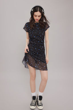 Siyah Cicekli Buzgu / Drape Mini Bask?l? Tul Fitted/Vucuda Oturan Esnek Orme Elbise TWOSS25EL00467