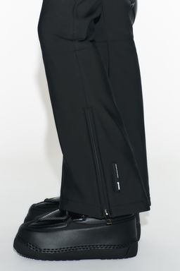 WATER-RESISTANT WINDPROOF RECCO® TECHNOLOGY SKI COLLECTION DUNGAREES