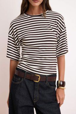 Tas Fitted/Bele Oturan Dusuk Kol Truvakar Yumusak Orme T-Shirt TWOSS26TS00060 - Trendyolmilla фото 7