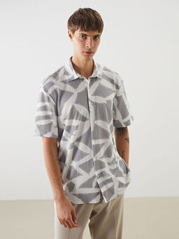 Regular Fit K?sa Kollu Desenli Erkek G?mlek