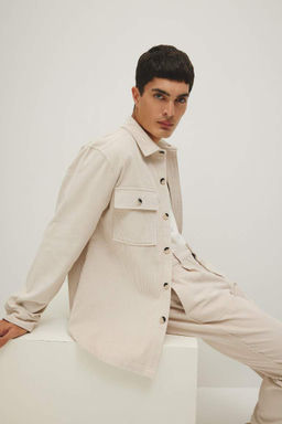 Вельветовая куртка-рубашка стандартного кроя с воротником-поло и длинными рукавами