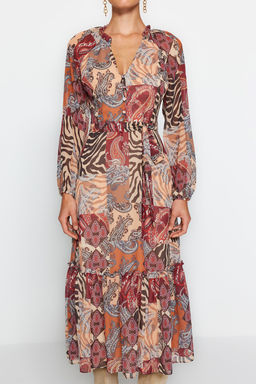 TRENDYOLMILLA Cok Renkli Kusakl? Etnik Desenli Etegi Volanl? Astarl? Midi Dokuma Elbise TWOAW24EL00356  фото 9