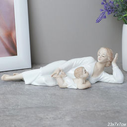 Статуэтка Дама с ребенком 23х7 см / HP3154-2 /уп 24/