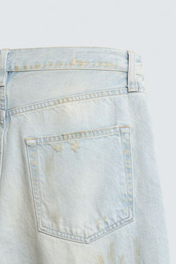 BERMUDA DENIM STRAIGHT FIT LAVADO EFECTO VINTAGE / Azul claro