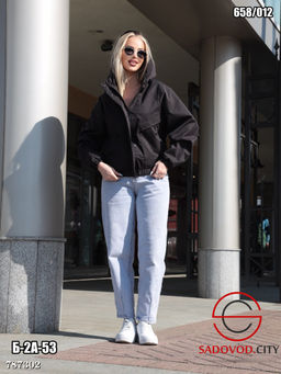 Женская ветровка с капюшоном