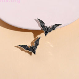 Брошь-значок Летучая мышь