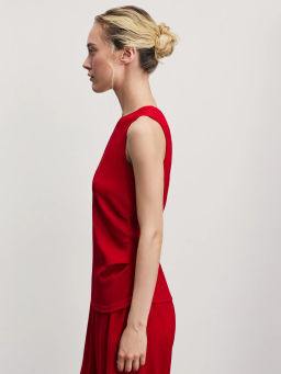 Топ из фактурной ткани с декоративной сборкой / Zarina  фото 4