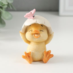 Фигурка полистоун «Утёнок со скорлупой и бабочкой», 6.5×5.5×8.5 см