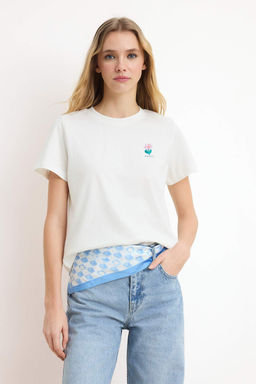 Ekru Regular/Normal Kal?p K?sa Kollu Nak?sl? Tok %100 Pamuk Orme T-Shirt TWOSS26TS00016 - Trendyolmilla фото 4