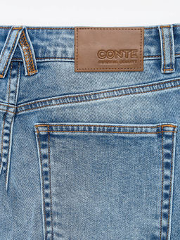 CONTE CON-749 Джинсы straight c эффектом потертостей и необработанным краем light blue