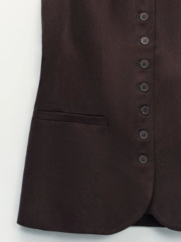 Приталенный жилет с вискозой в составе / Zarina