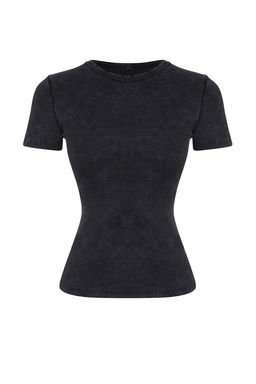 TRENDYOLMILLA Siyah Eskitme/Soluk Efektli Basic Fitilli Pamuklu Esnek Orme T-Shirt TWOSS24TS00000 фото 7