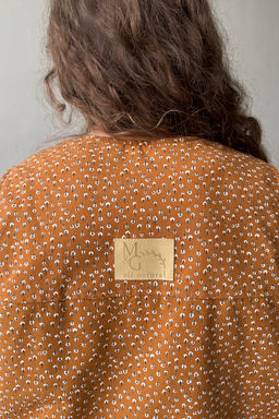 Жилет стеганый HOME109/01/Коричневый, белый