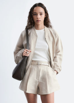 Pantalones cortos plisados en mezcla de lino