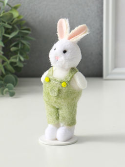 Фигурка Белый зайчик в зелёном комбинезоне, 4?6?15 см