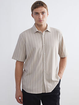 Regular Fit K?sa Kollu ?izgili Erkek G?mlek