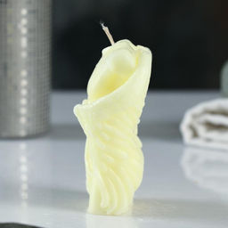 Фигурная свеча "Торс мужской с крыльями" молочная, 10см