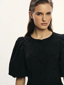 Топ с рукавами-буфами из жаккарда / Zarina