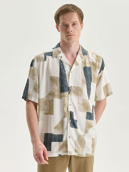 Regular Fit K?sa Kollu Desenli Erkek G?mlek