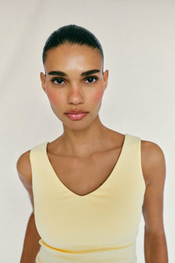 CAMISETA HOMBROS DESCUBIERTOS / Amarillo pastel - Zara фото 3