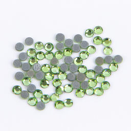 Страз клеевой Zlatka ZRTG-0872 SS08 цветные 2.4 мм стекло 5 x 72 шт в пакете с картонным еврослотом №11 салатовый (Peridot)