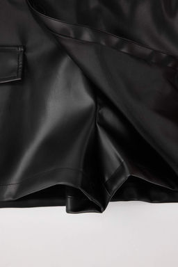 Siyah Suni Deri Mini Kruvaze Sort Etek TWOSS26SR00012