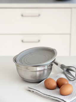 Миска для смешивания продуктов с крышкой 1,4л серый нержавеющая сталь, силикон, ПП