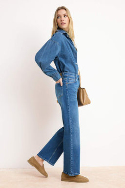 Premium Mavi Ozel Kumas Yuksek Bel Orta Esnek Straight Duz Kesim Jeans TWOSS26JE00147