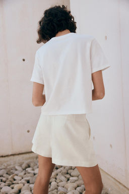 CAMISETA FLOR RELIEVE / Blanco - Zara фото 3