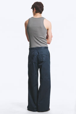 Pantalones chinos Emil de corte holgado - H&m фото 3