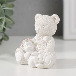 Фигурка полистоун «Малыш в веночке спит на медведе», 6×5.2×5.7 см