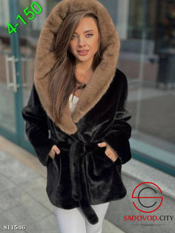 Женская шуба с капюшоном