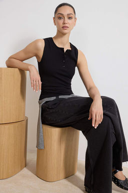 K?rm?z? Fitted/Vucuda Oturan Kolsuz Dugmeli Crop Fitilli Esnek Orme Bluz TWOSS26BZ00330 - Trendyolmilla фото 5