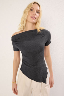 Antrasit Asimetrik Buzgu/Drape Detayl? Vucuda Oturan Esnek Orme Bluz TWOSS25BZ00272