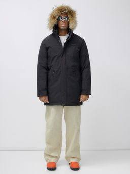 Парка зимняя с мехом черного цвета до - 30