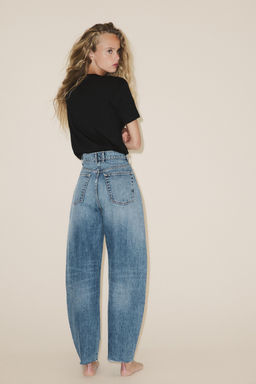 HIGH-WAIST TRF BARREL JEANS - Zara фото 6