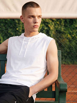 Kap??onlu Erkek Sporcu Atleti