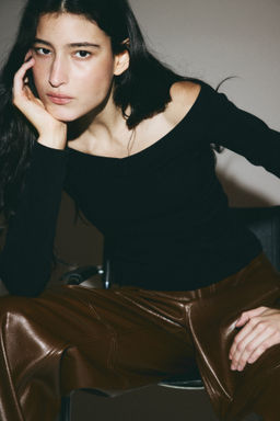 Top off-the-shoulder
