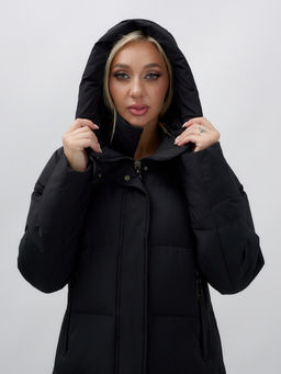 Куртка зимняя женская с капюшоном удлиненная стеганная черного цвета 9629Ch - Mtforce фото 7