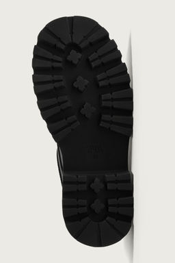 ZAPATO BORD?N VOLUMEN / Negro