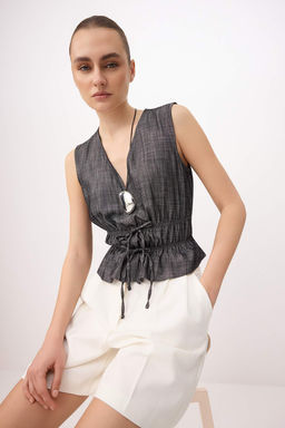 Lacivert Fiyonk Detayl? V Yaka Dokuma Bluz TWOSS26BZ00417